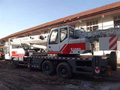 中聯25噸吊車
